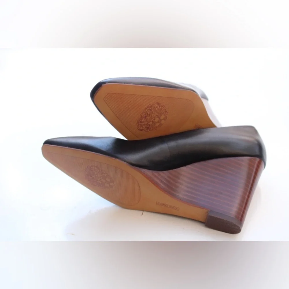 NWOT Vince Camuto wedges